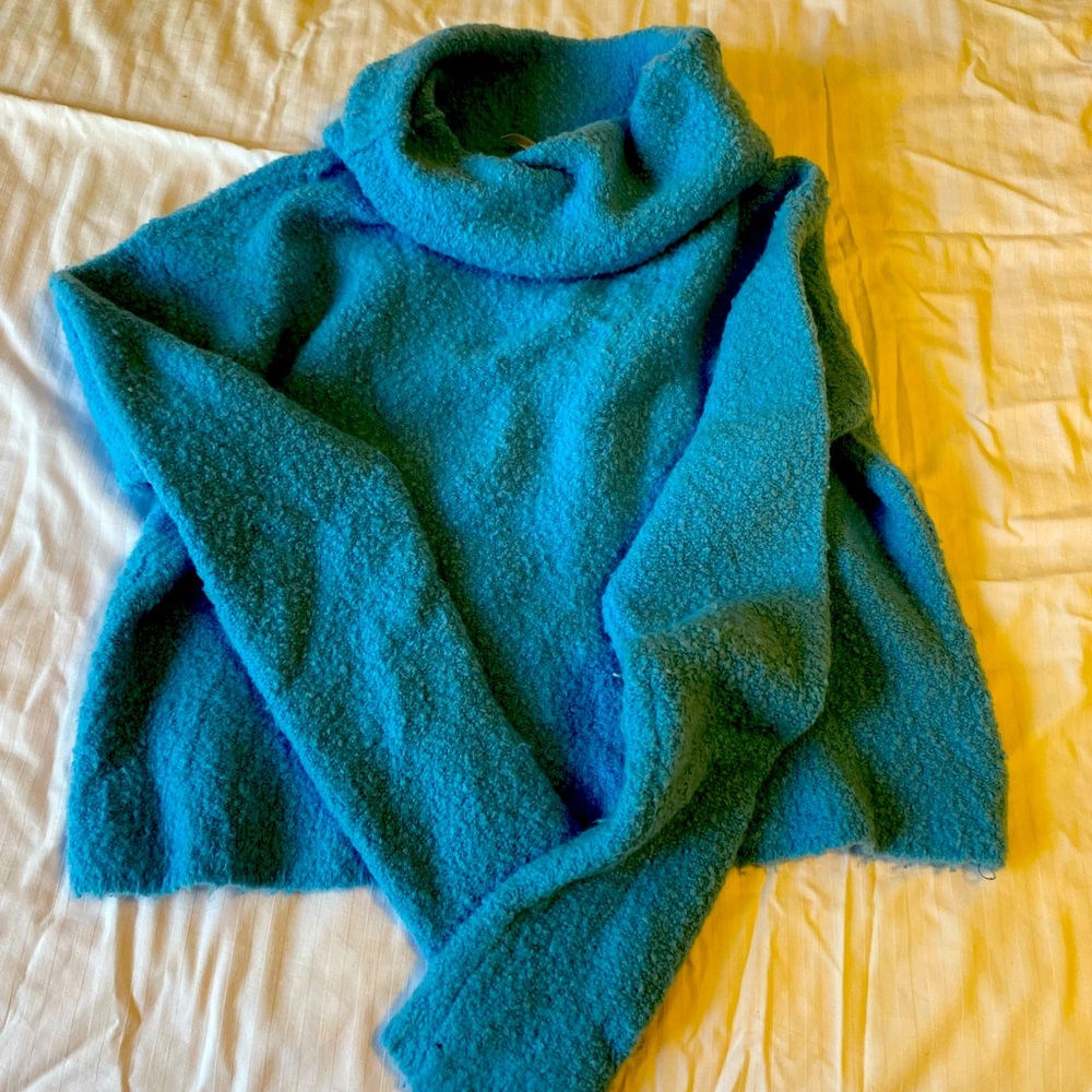 Super cute free people sweater